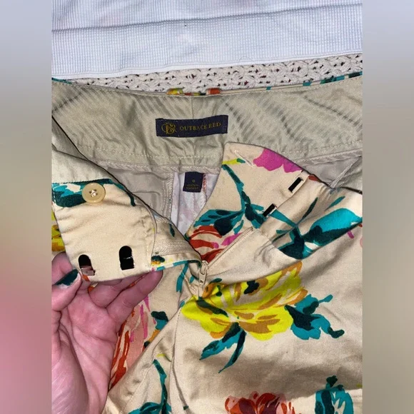 Super Cute Floral Shorts from Outback Red - Size 0 - Picture 4 of 7